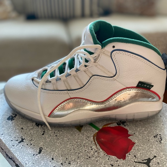 Air Jordans 10 Retro Wings - Picture 5 of 6